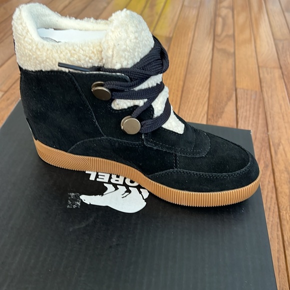 Sorel Women's Out N About Cozy Wedge Booties - Picture 2 of 9